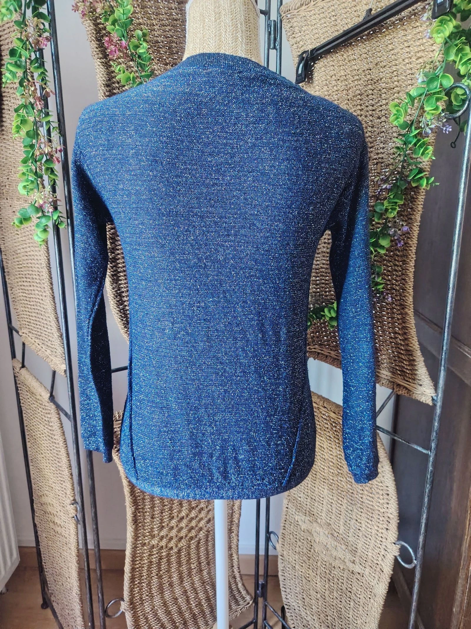 Suéter azul marino con lentejuelas talla 34 Riu Paris – photo 5